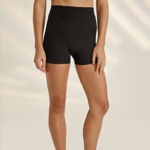 Beyond Yoga Spacedye 3” shorts size S